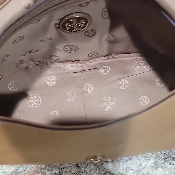 Tory Burch EUC Leather Flap Saddle Bag - Picture 12 of 16